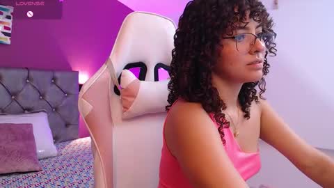 Snapshot of dulcee_gaby chatting on 11, 10, 2025 dulcee_gaby online show from 11, 10, 2025