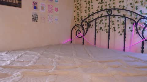 my first day  you can call me Georgia online show from 20, 9, 2025