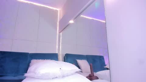 Dulce  online show from 5, 3, 2026