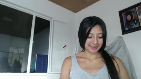 Snapshot of dulceisabellax chatting on 5, 2, 2025 dulceisabellax online show from 5, 2, 2025