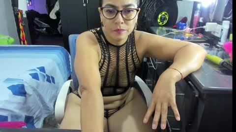 Snapshot of dulcemilf_ chatting on 3, 1, 2025 Dulce  online show from 3, 1, 2025