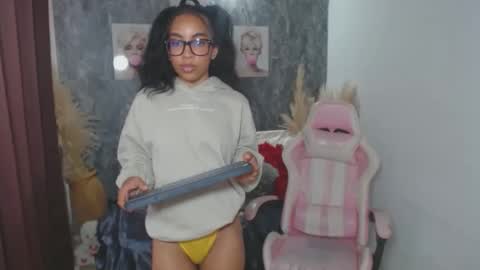 Snapshot of dulcetaylorss chatting on 27, 2, 2025 dulcetaylorss online show from 27, 2, 2025