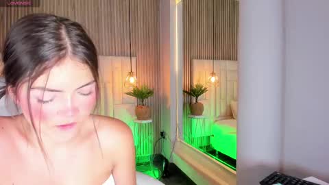 dulcevela online show from 4, 10, 2025