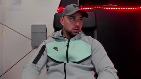 Snapshot of duncanstones chatting on 8, 3, 2026 DuncanStone online show from 8, 3, 2026