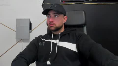 Snapshot of duncanstones chatting on 20, 3, 2026 DuncanStone online show from 20, 3, 2026