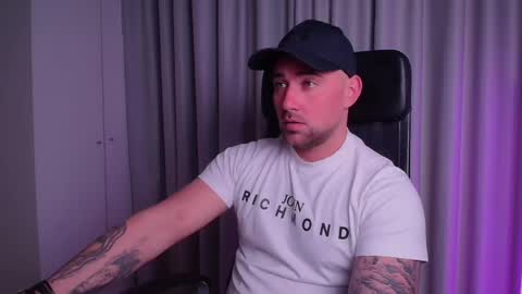 Snapshot of duncanstones chatting on 9, 4, 2026 DuncanStone online show from 9, 4, 2026