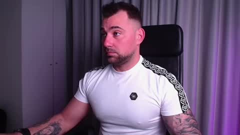 Snapshot of duncanstones chatting on 12, 4, 2026 DuncanStone online show from 12, 4, 2026