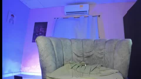 Snapshot of dustin_machine chatting on 10, 10, 2025 Dustin online show from 10, 10, 2025