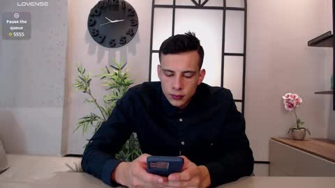 Dustin Sonne online show from 30, 12, 2024