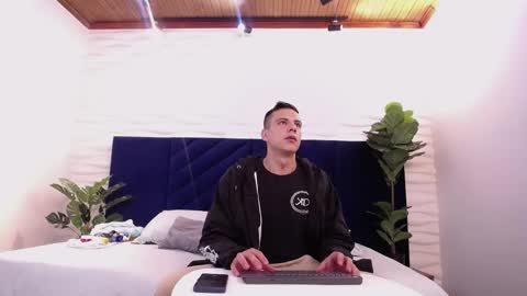 Dustin Sonne online show from 15, 1, 2025