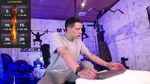 Snapshot of dustin_sonne chatting on 18, 10, 2025 Dustin Sonne online show from 18, 10, 2025