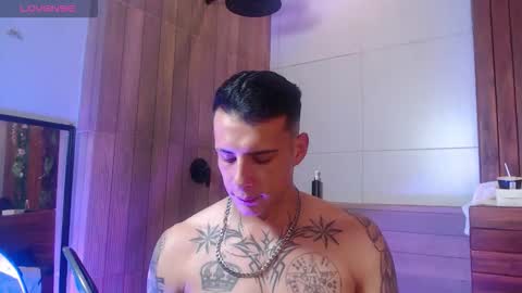 Snapshot of dustin_sonne chatting on 25, 10, 2025 Dustin Sonne online show from 25, 10, 2025