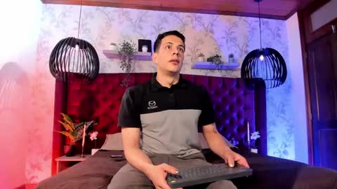 Dustin Sonne online show from 2, 5, 2026
