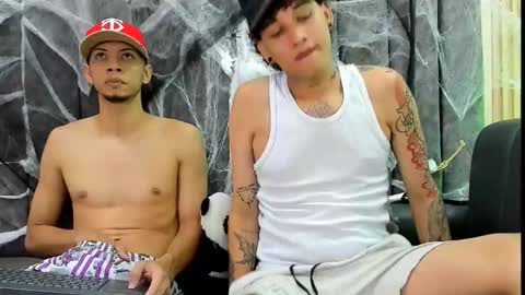 Snapshot of dustinandjordan chatting on 26, 10, 2025 dustinandjordan online show from 26, 10, 2025