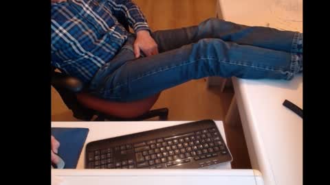 Snapshot of dutchpornking2 chatting on 18, 1, 2025 dutchpornking2 online show from 18, 1, 2025