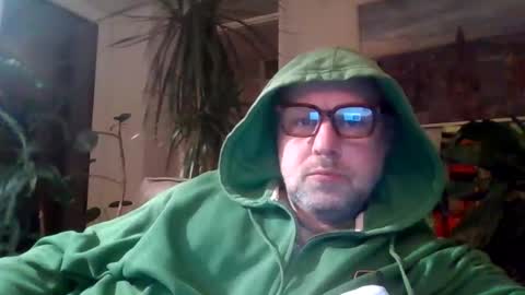 dutchtaurus72 online show from 7, 2, 2026