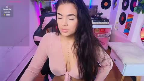 duulce_mia online show from 24, 6, 2026