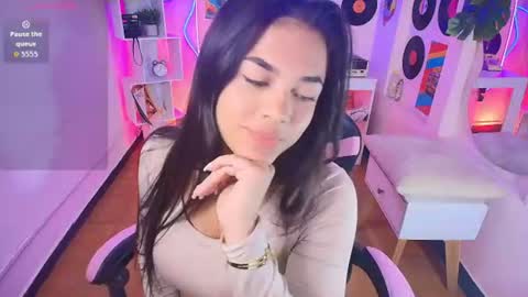duulce_mia online show from 15, 7, 2026