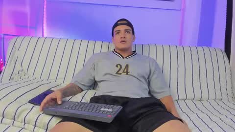 dwayne_esteven10 online show from 11, 5, 2026