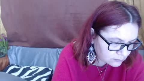 Snapshot of dyannelovee chatting on 2, 4, 2026 Dyanne online show from 2, 4, 2026