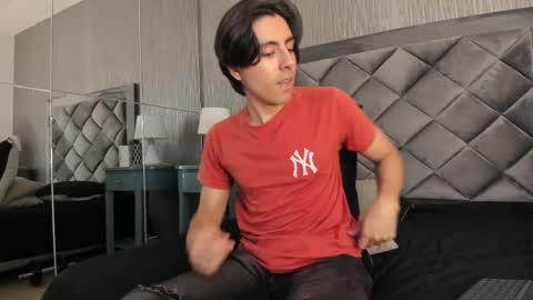 Snapshot of dylan_cross_ chatting on 25, 9, 2025 Dylan online show from 25, 9, 2025