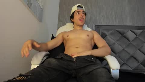 Snapshot of dylan_cross_ chatting on 28, 9, 2025 Dylan online show from 28, 9, 2025