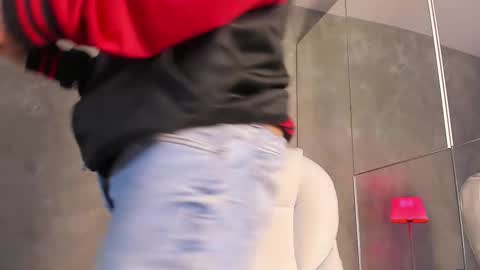 Snapshot of dylan_cross_ chatting on 2, 12, 2025 Dylan online show from 2, 12, 2025