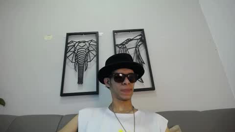 Snapshot of dylan_scotts chatting on 3, 10, 2025 dylan_scotts online show from 3, 10, 2025