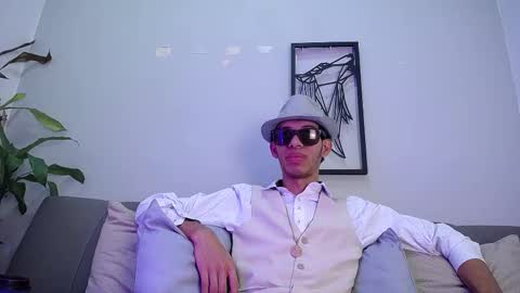 Snapshot of dylan_scotts chatting on 10, 10, 2025 dylan_scotts online show from 10, 10, 2025