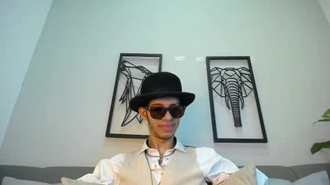 Snapshot of dylan_scotts chatting on 16, 10, 2025 dylan_scotts online show from 16, 10, 2025