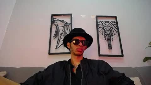 Snapshot of dylan_scotts chatting on 20, 10, 2025 dylan_scotts online show from 20, 10, 2025