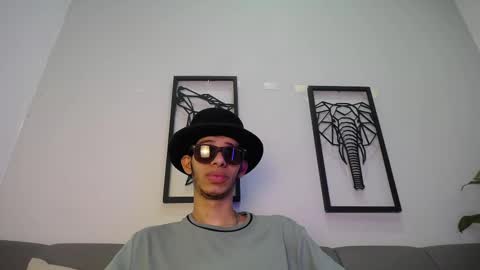 Snapshot of dylan_scotts chatting on 22, 10, 2025 dylan_scotts online show from 22, 10, 2025