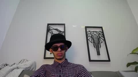 Snapshot of dylan_scotts chatting on 23, 10, 2025 dylan_scotts online show from 23, 10, 2025