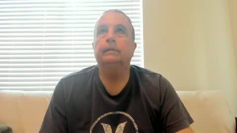 Snapshot of e_rectiom chatting on 5, 3, 2025 Mr Wonderful online show from 5, 3, 2025