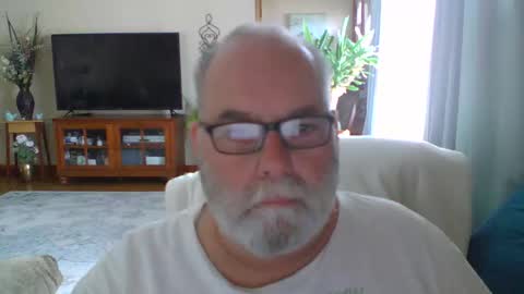 Snapshot of earl52 chatting on 6, 4, 2026 earl52 online show from 6, 4, 2026