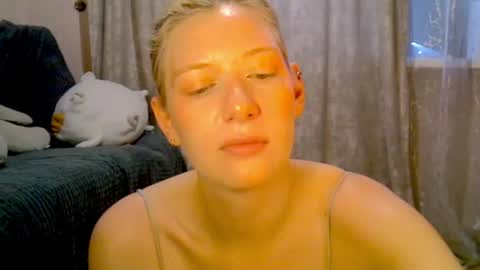 Lily online show from 3, 7, 2026