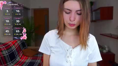 Snapshot of earthadobb chatting on 27, 10, 2025 Emma online show from 27, 10, 2025