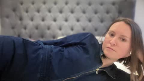 Nadia Ferreira  online show from 26, 1, 2025