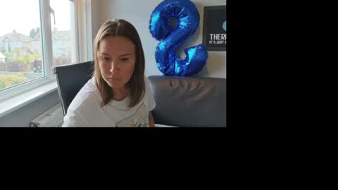 Nadia Ferreira  online show from 13, 5, 2026