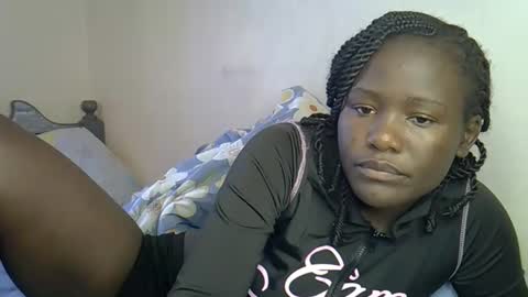 Snapshot of ebonnyqueeen chatting on 2, 12, 2025 Queen online show from 2, 12, 2025