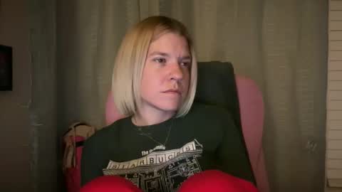 Snapshot of ebony8ivory chatting on 20, 4, 2026 americnbarbie online show from 20, 4, 2026