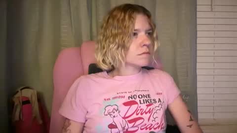 Snapshot of ebony8ivory chatting on 24, 4, 2026 americnbarbie online show from 24, 4, 2026