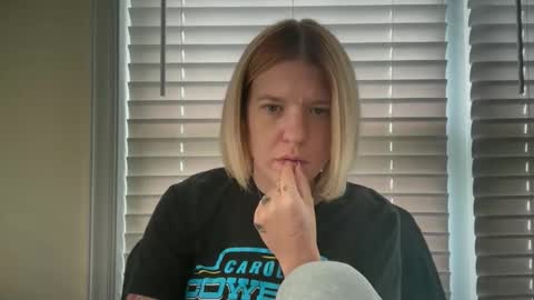 Snapshot of ebony8ivory chatting on 28, 4, 2026 americnbarbie online show from 28, 4, 2026