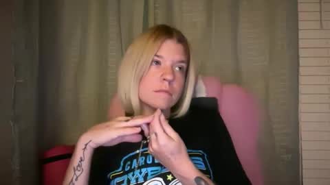 Snapshot of ebony8ivory chatting on 29, 4, 2026 americnbarbie online show from 29, 4, 2026
