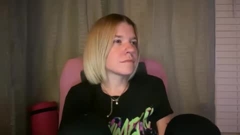 Snapshot of ebony8ivory chatting on 2, 5, 2026 americnbarbie online show from 2, 5, 2026