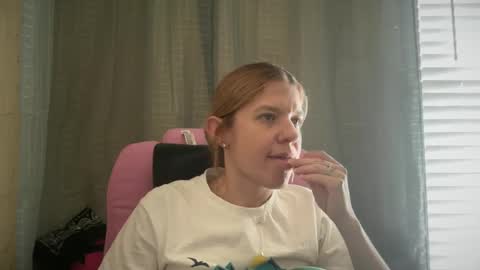 Snapshot of ebony8ivory chatting on 18, 5, 2026 americnbarbie online show from 18, 5, 2026