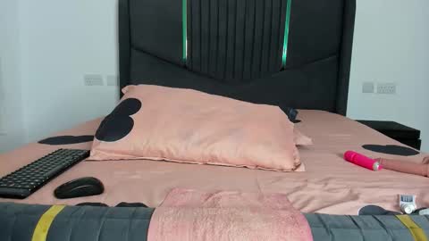 Snapshot of ebony_angelina chatting on 18, 2, 2026 Angelina online show from 18, 2, 2026