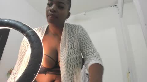 Snapshot of ebony_katterin chatting on 9, 12, 2024 ebony_katterin online show from 9, 12, 2024