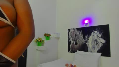 Snapshot of ebony_katterin chatting on 13, 12, 2024 ebony_katterin online show from 13, 12, 2024