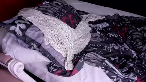 Snapshot of ebony_katterin chatting on 1, 3, 2025 ebony_katterin online show from 1, 3, 2025